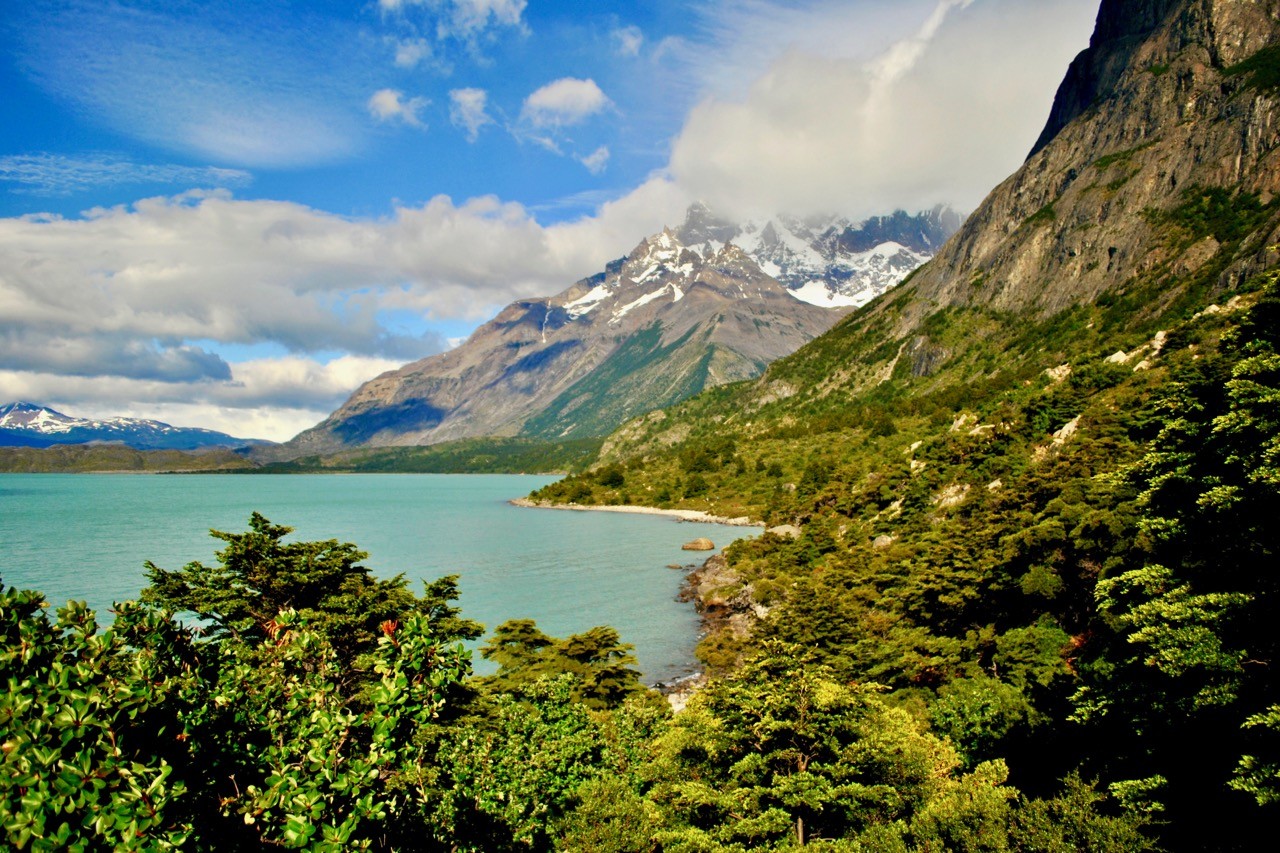 https://www.atlasandboots.com/wp-content/uploads/2016/10/best-countries-for-hiking-Chile-2.jpg